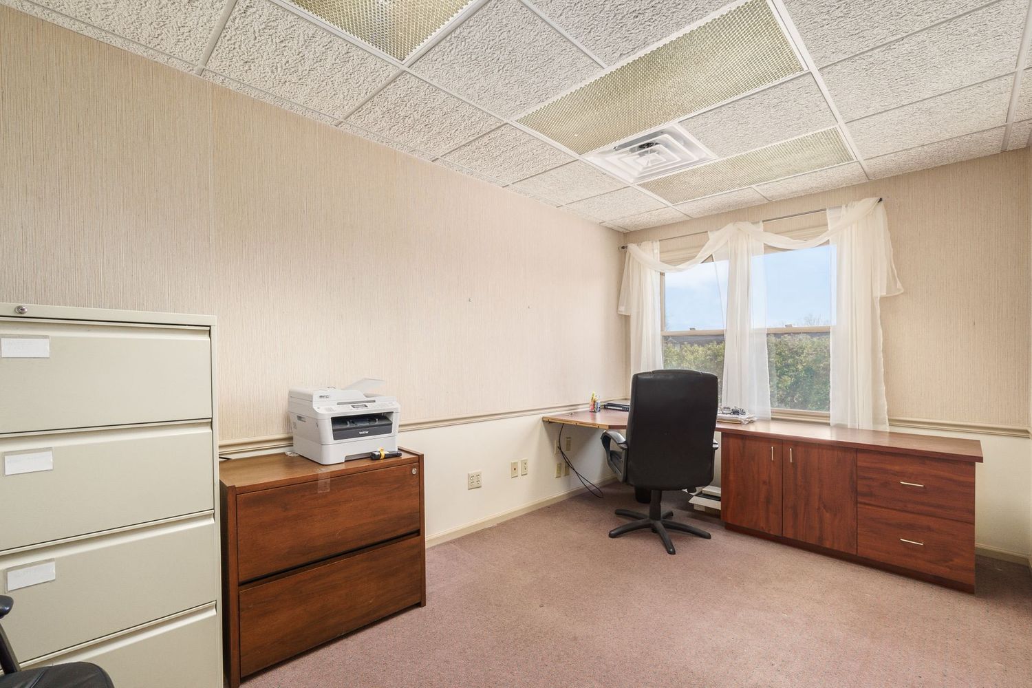 Suite 211